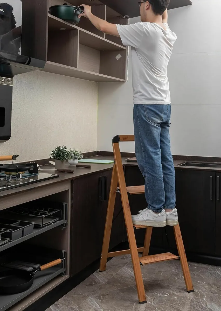 Step Ladder 3-Step Woodgrain Finish Aluminum - Image 2