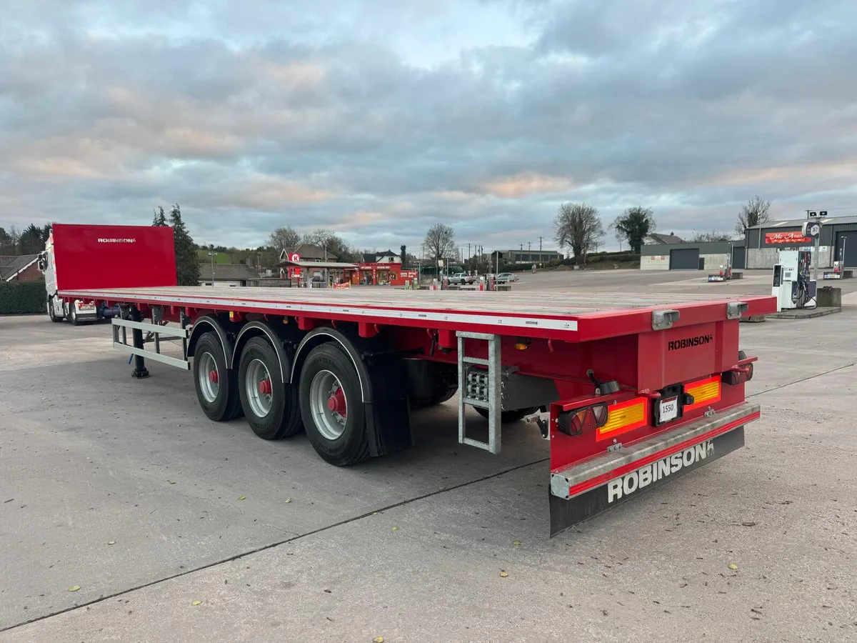 Robinson Timber spec flat - Image 1