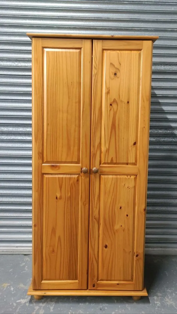 Solid pine wardrobe🚚 - Image 1