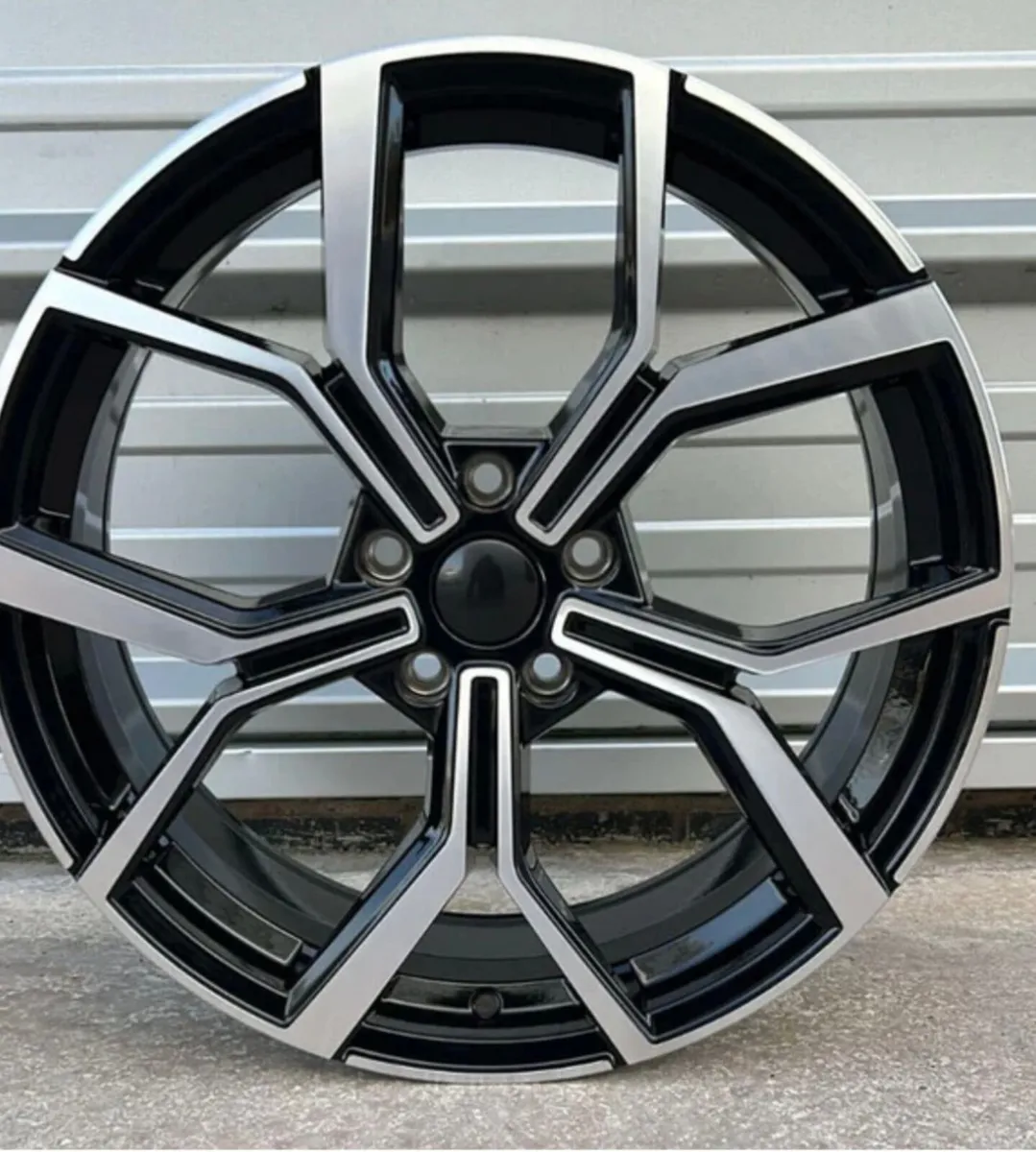19” alloy and tyres 5x112