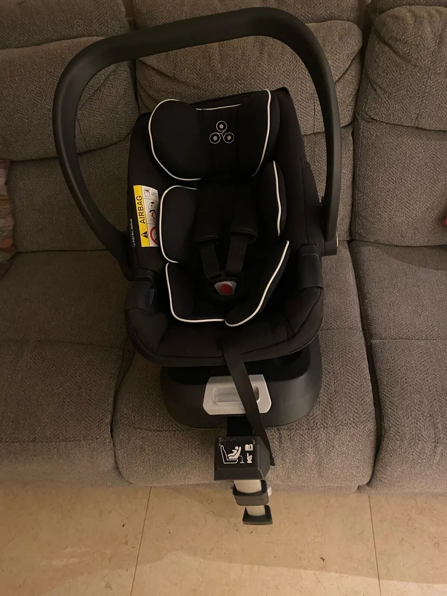 Used Ickle Bubba Mercury I-size CarSeat and Isofix - Image 2