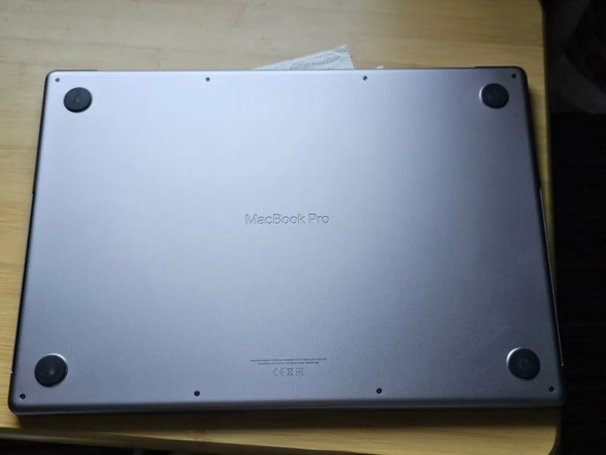 MacBook Pro 16" A2485 M1 Pro as new - Image 3