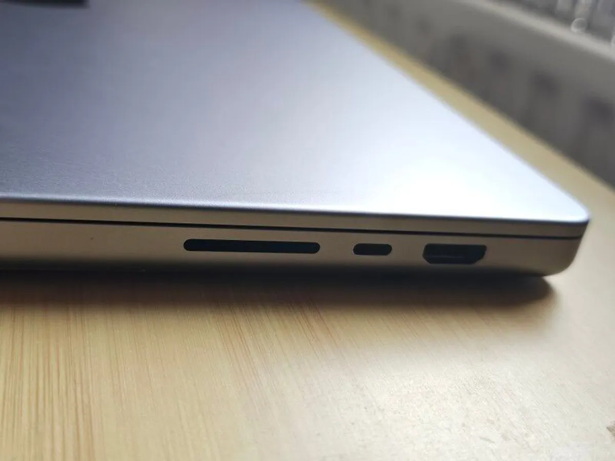 MacBook Pro 16" A2485 M1 Pro as new - Image 4