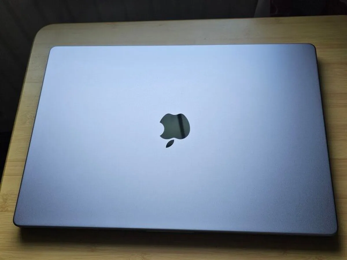 MacBook Pro 16" A2485 M1 Pro as new - Image 2