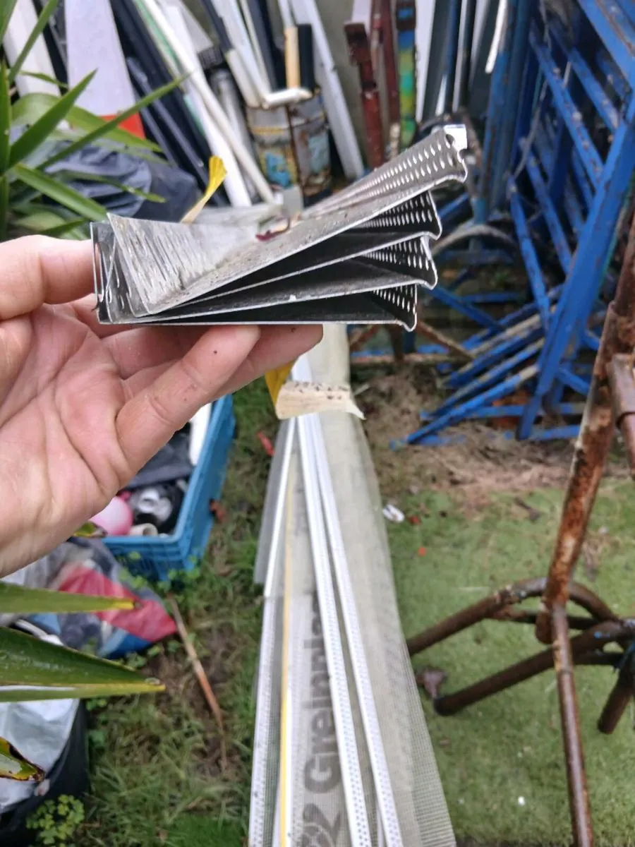 Plastering external beads - Image 2