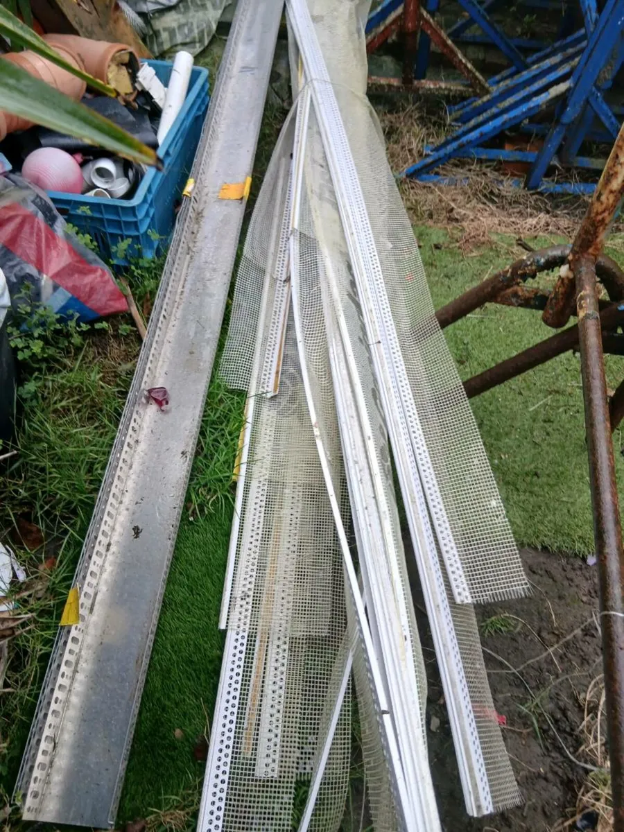 Plastering external beads - Image 3