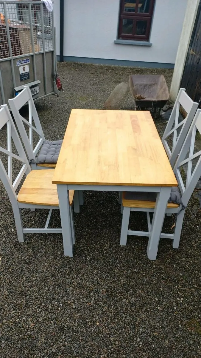Kitchen table and 4 chairs - Image 2