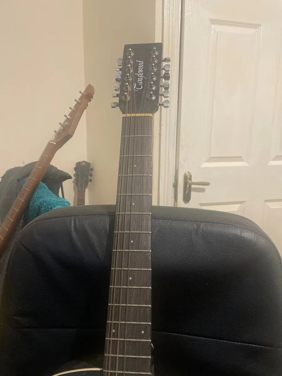 Acoustic guitar - Image 2