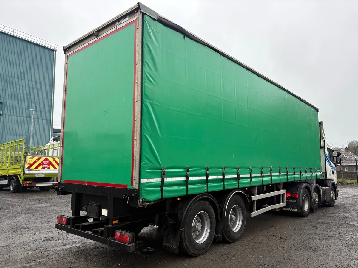2015 SDC 34ft Tandem Moffett Curtainside Trailer - Image 1