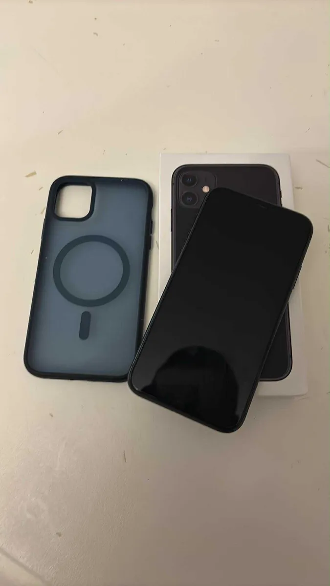 iPhone 11 black sim free 64GB with box - Image 2