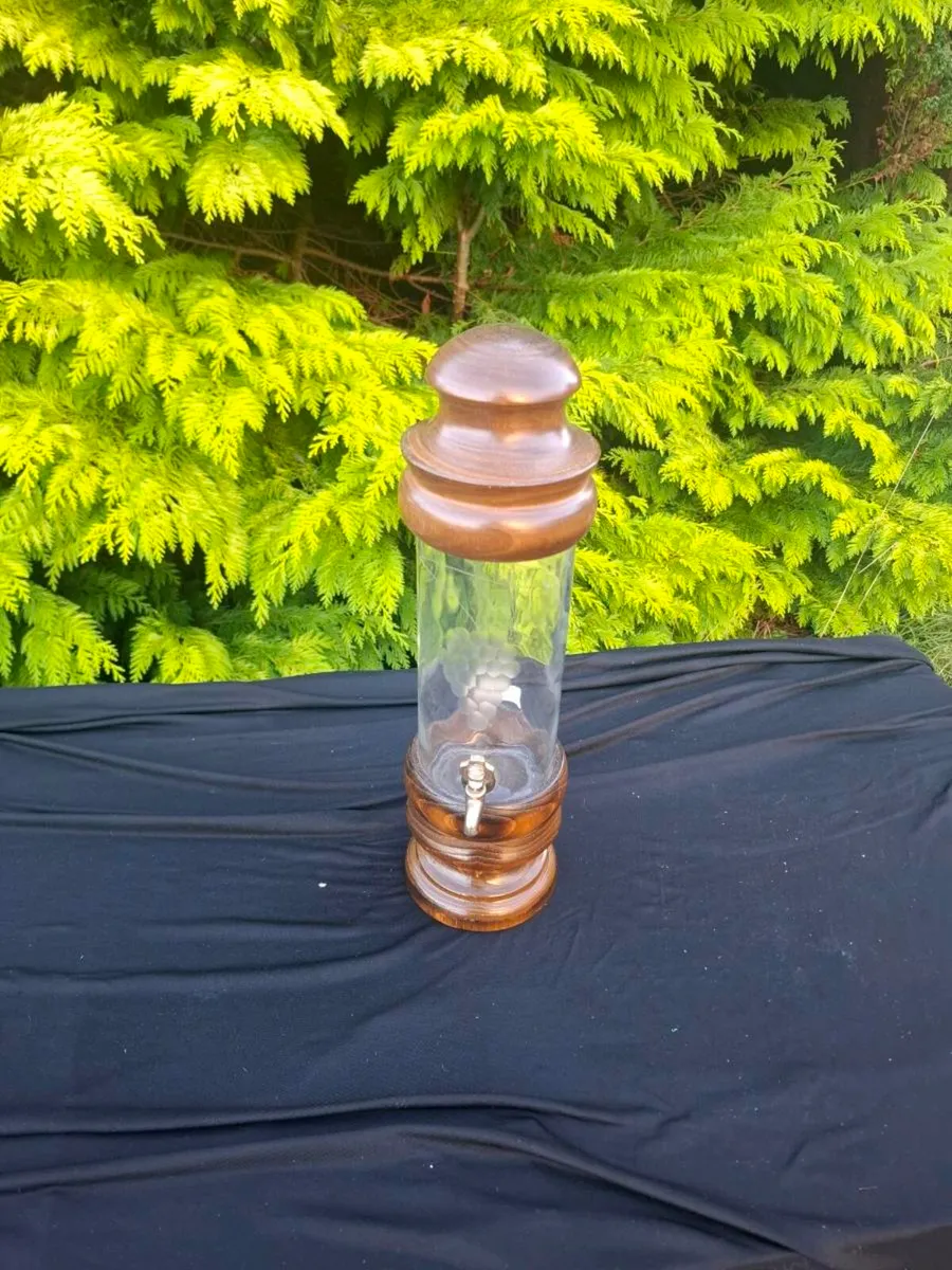 Bottle fountain - Image 1