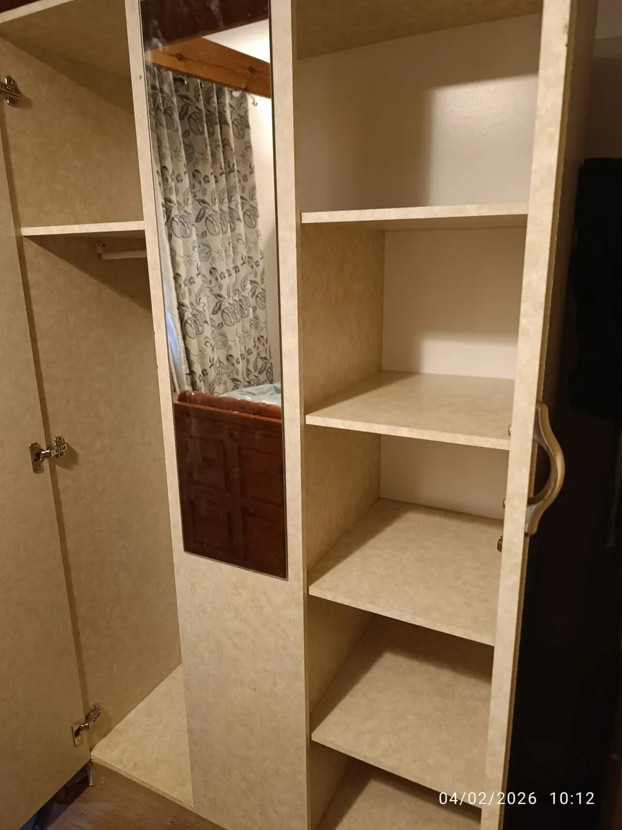 FREE wardrobe - Image 2