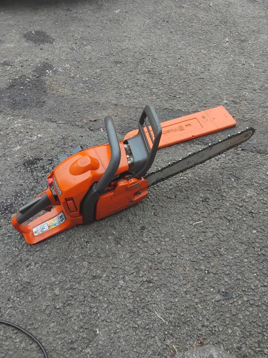 Husqvarna 435 chainsaw running very well - Image 4
