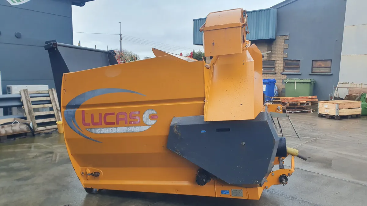 Lucas Castor 20R Mounted Straw and Silage blower - Image 3