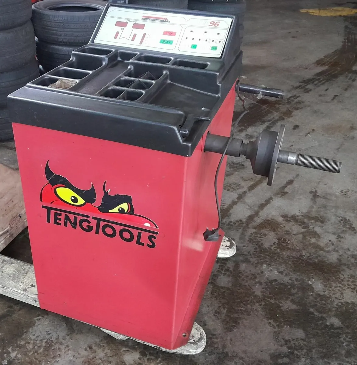 SBM 96 wheel balancer - Image 1