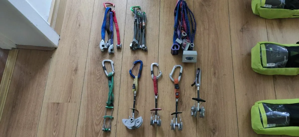 Rock climbing equipment - Image 2