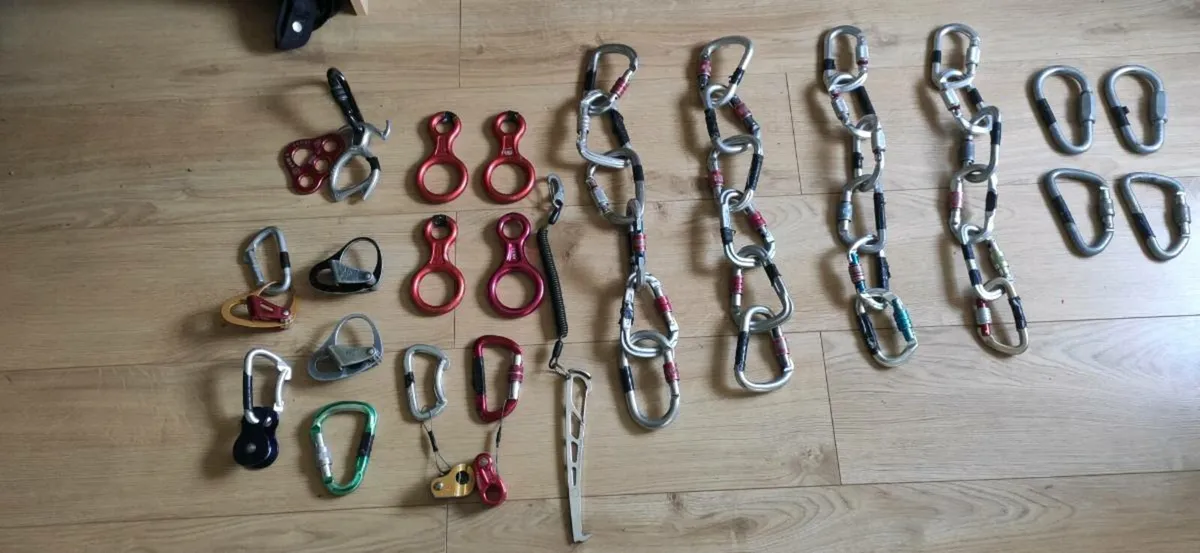 Rock climbing equipment - Image 3