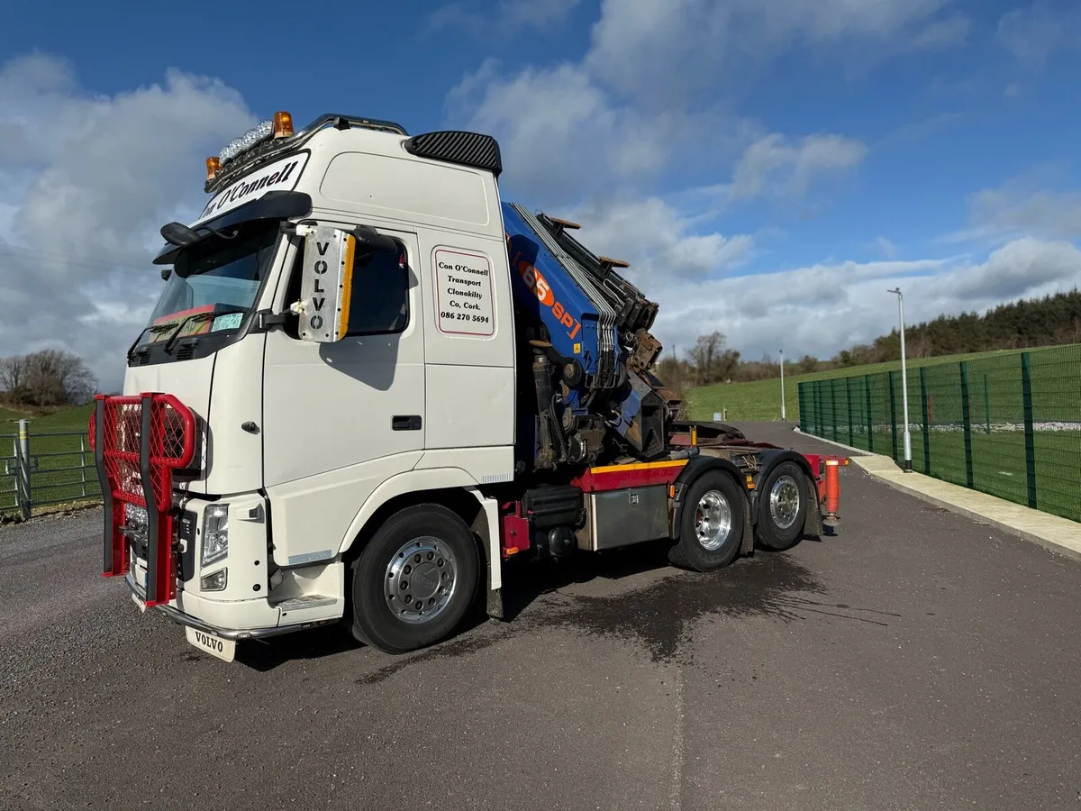 Volvo Fh crane hiab truck - Image 4