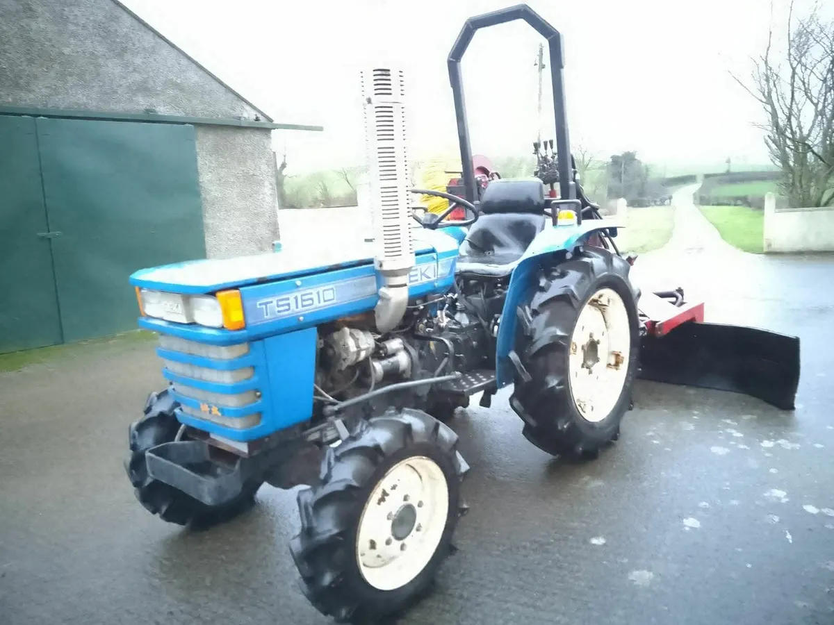 Yard Scraper Cubicle Brushes + small tractor - Image 3