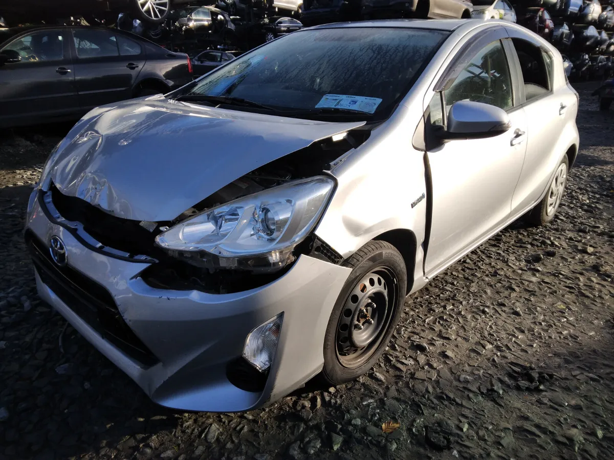 2015 Toyota Aqua For Breaking/Dismantling - Image 1