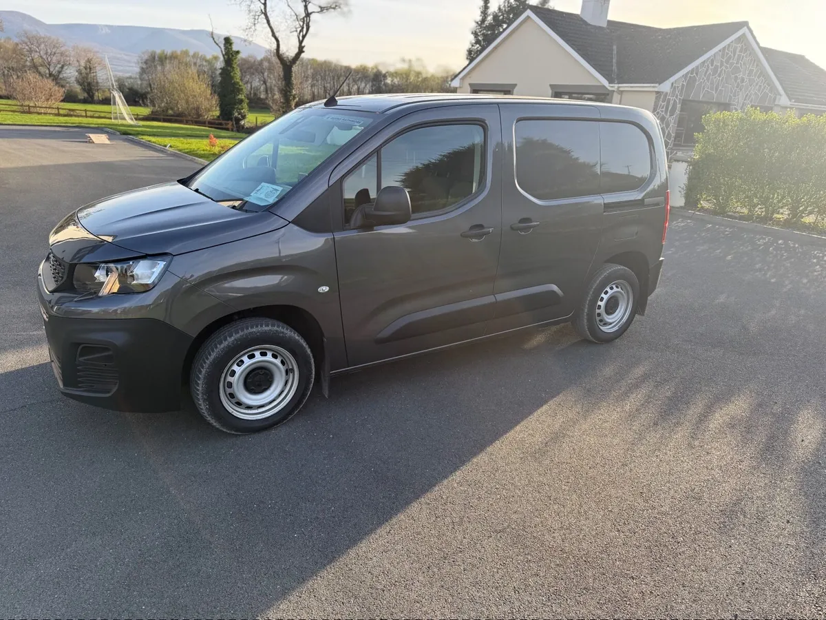 Peugeot Partner PRO PLUS1 5 HDI 100 65, 2024 - Image 1