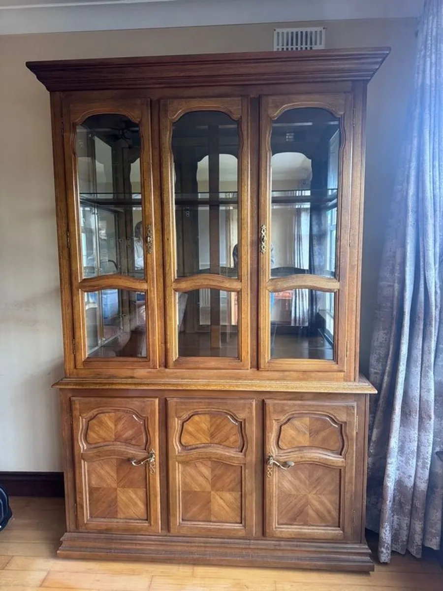 Display Cabinet - Image 1