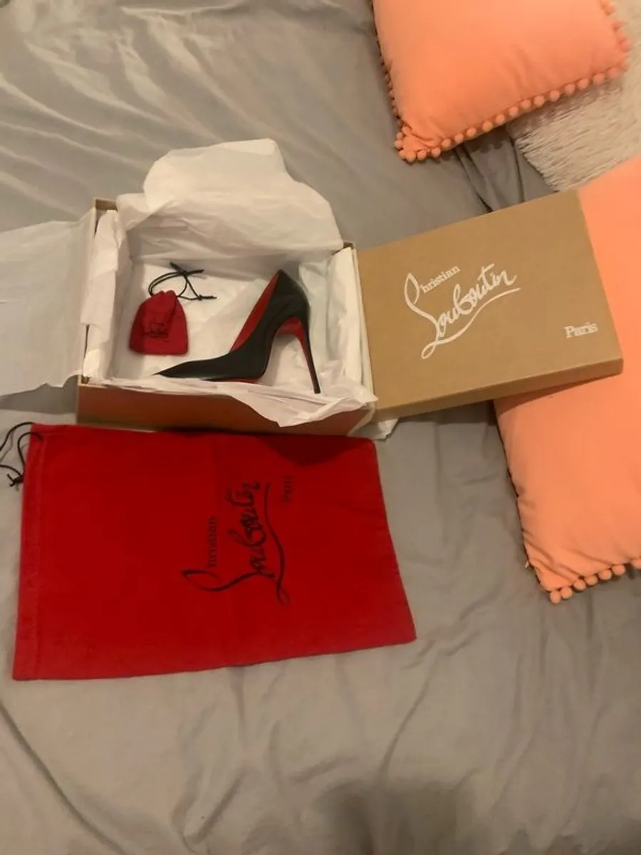 Perfect Valentines gift! Louboutin heels - Image 2