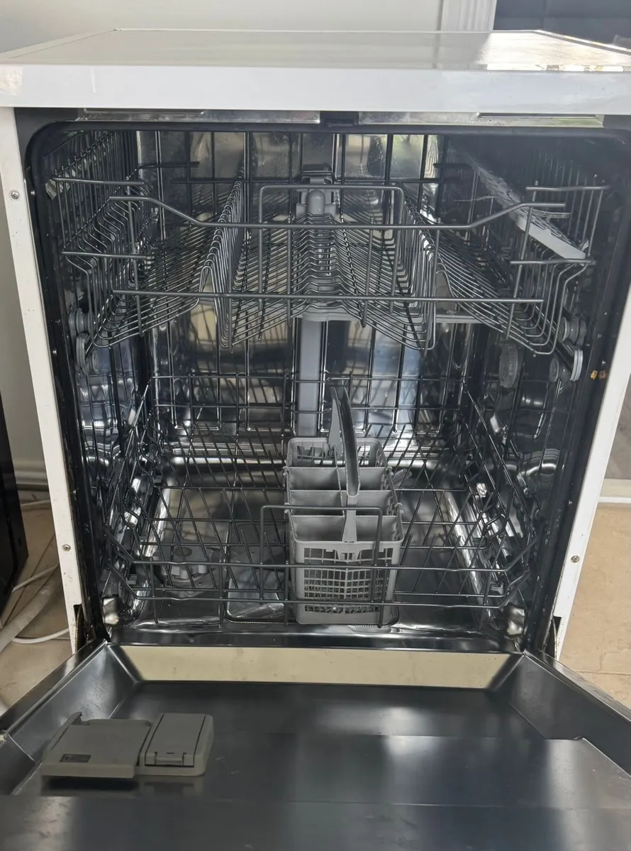 Dishwasher - Image 2
