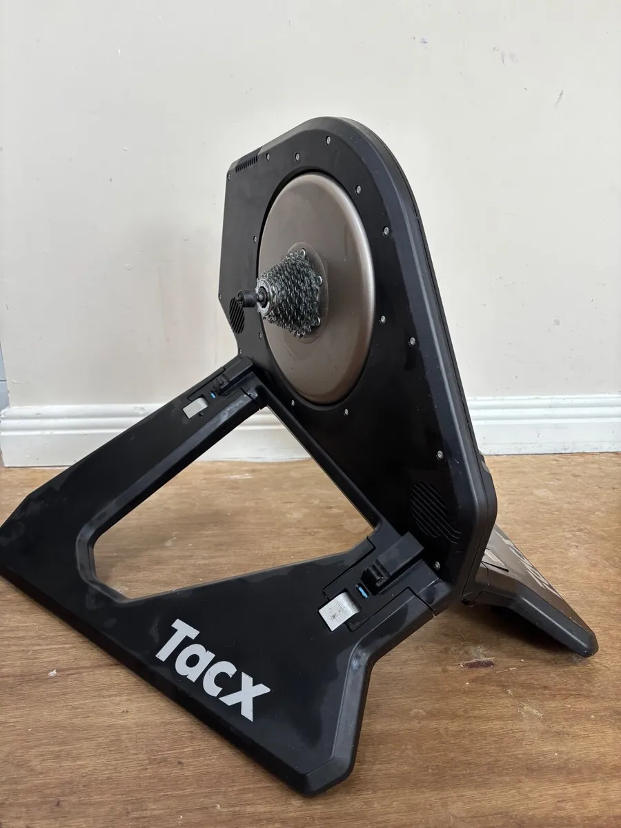 Tacx Neo Smart Direct Drive Bike Trainer - Image 3