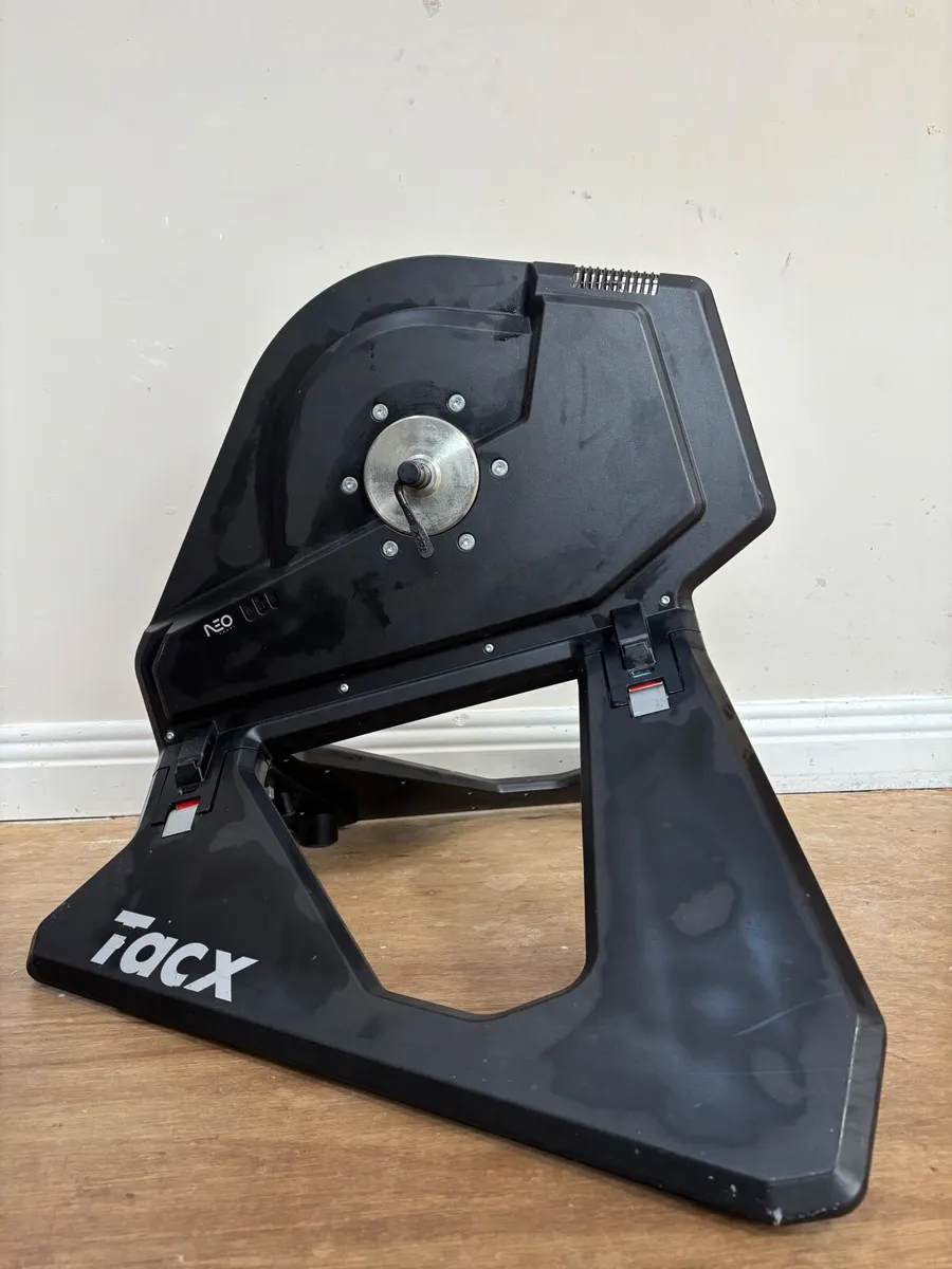 Tacx Neo Smart Direct Drive Bike Trainer - Image 4