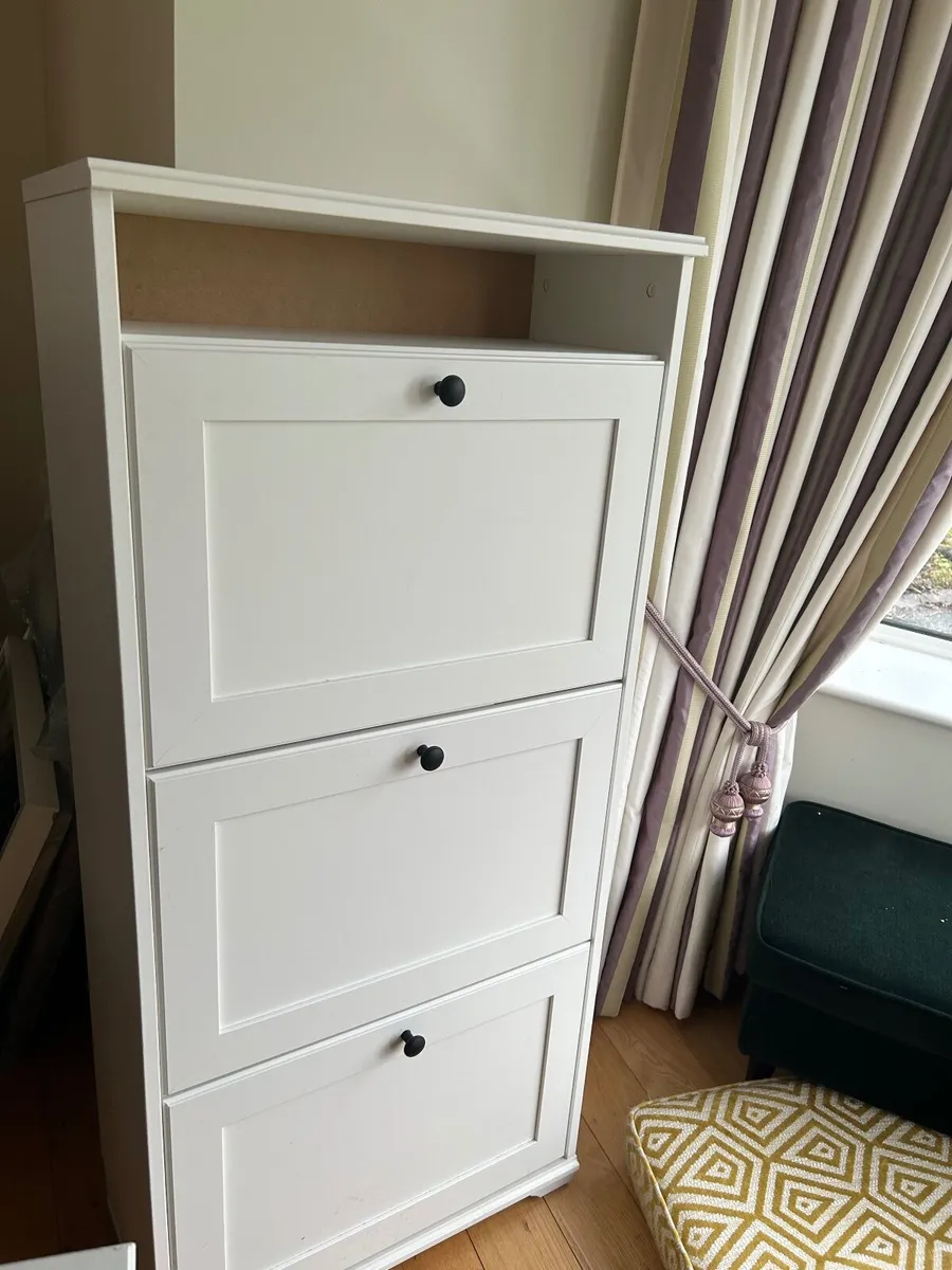 Shoe Cabinet - Image 1