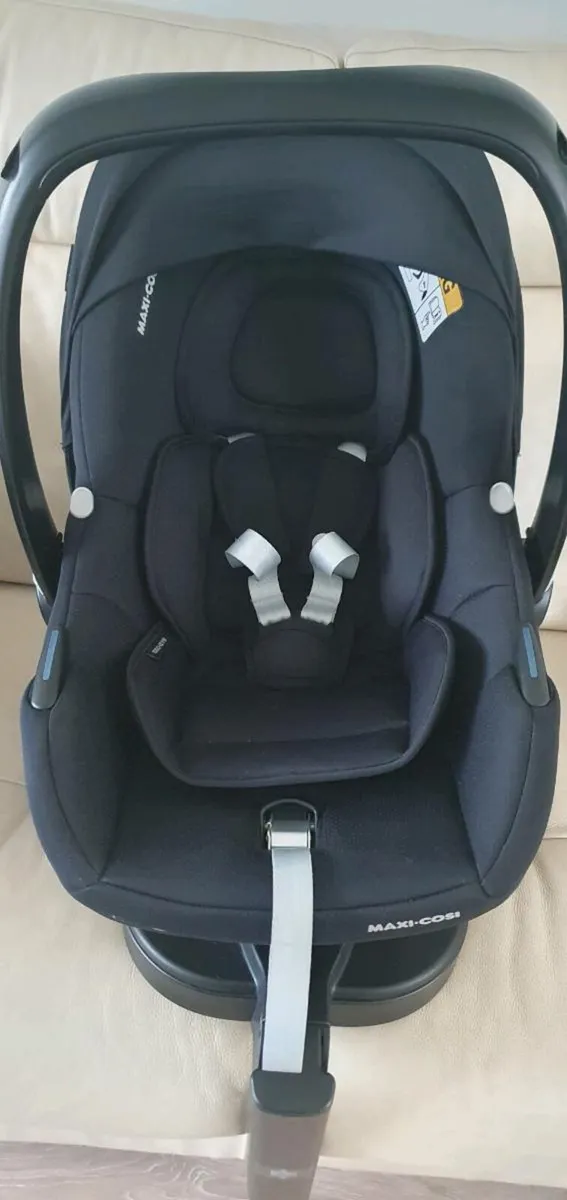 Maxi Cosi Car Seat - Image 2