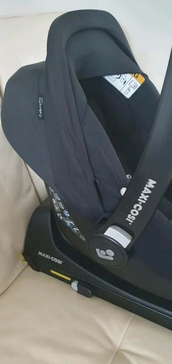 Maxi Cosi Car Seat - Image 3