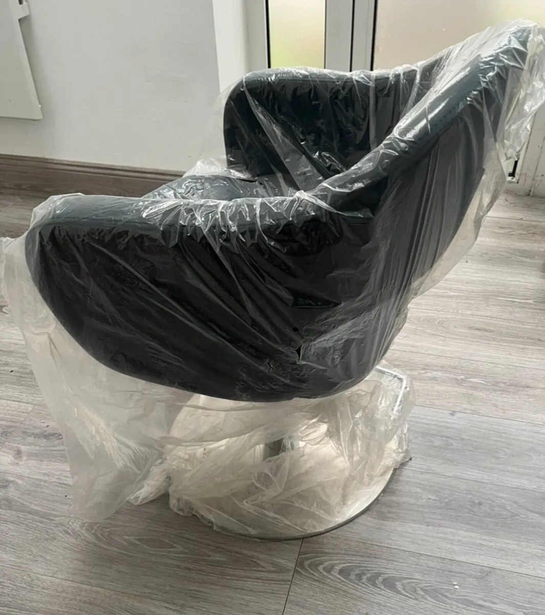 Salon furniture - Image 3