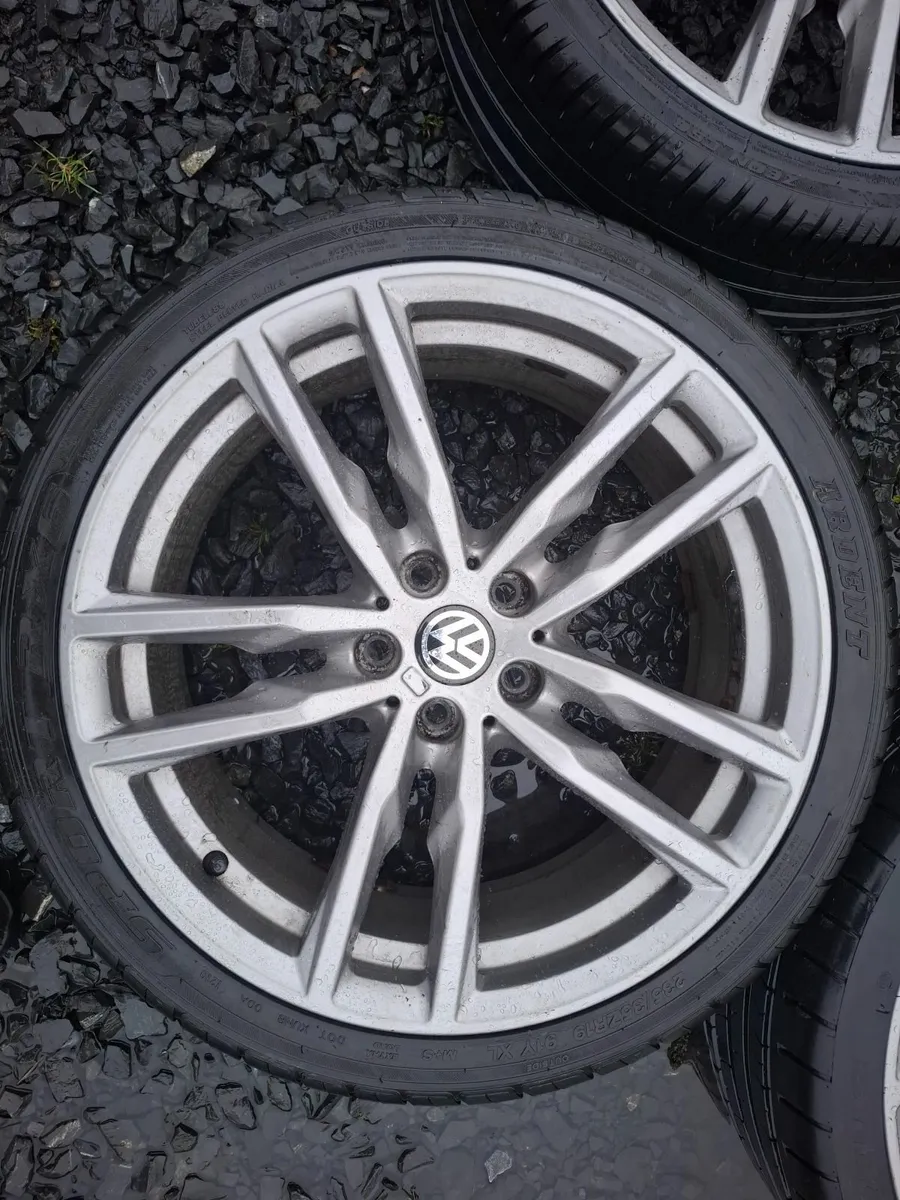 19" Vw Alloys with tyres - Image 1