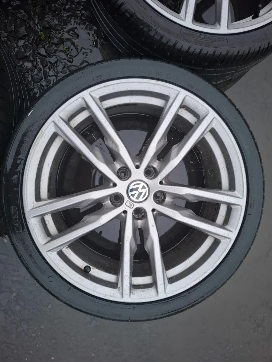 19" Vw Alloys with tyres - Image 2