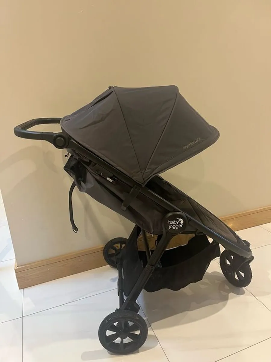 Baby Jogger Gt2 stroller - Image 1