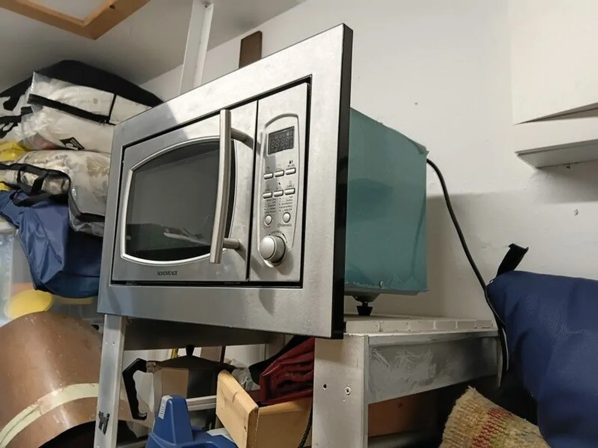 Microwave and grill - Image 2