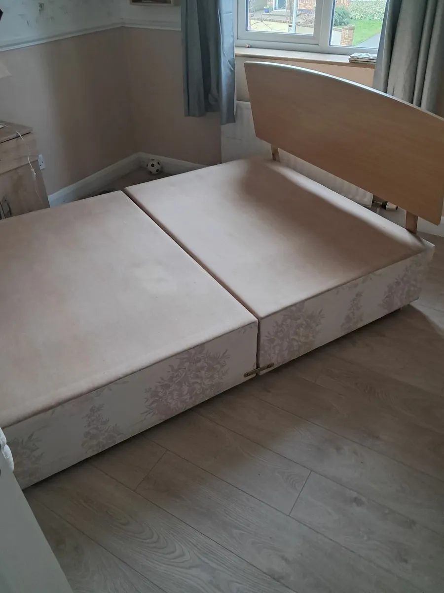 Solid double bed frame - Image 2