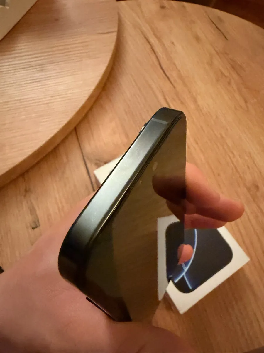 iPhone 16 pro - Image 2