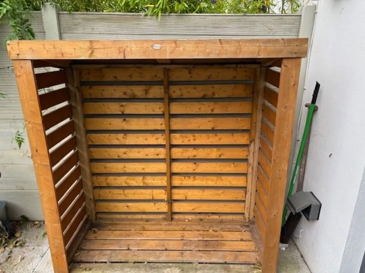 Solid Timber Log Store  Excellent Condition - Image 1