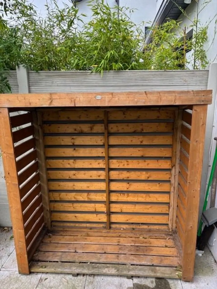 Solid Timber Log Store  Excellent Condition - Image 4