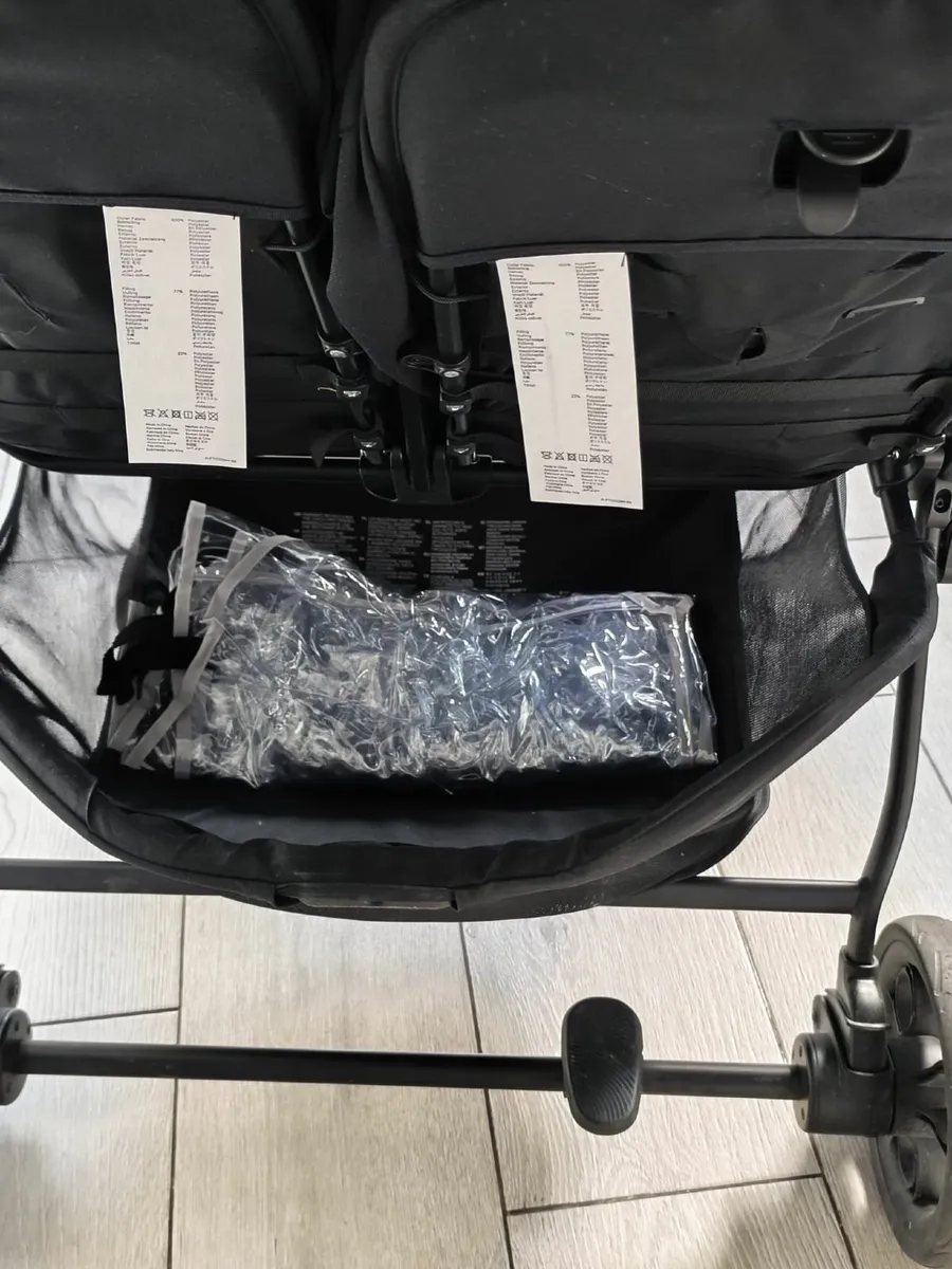 Joie Signature twin pram - Image 4