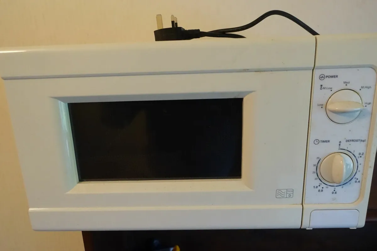 microwave oven