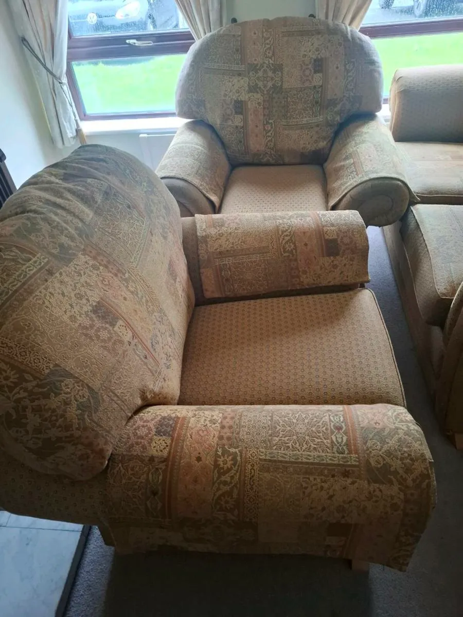 Sofa suite - Image 1