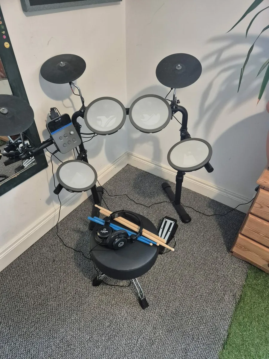 Millenium Rookie E Drum Set - Image 1