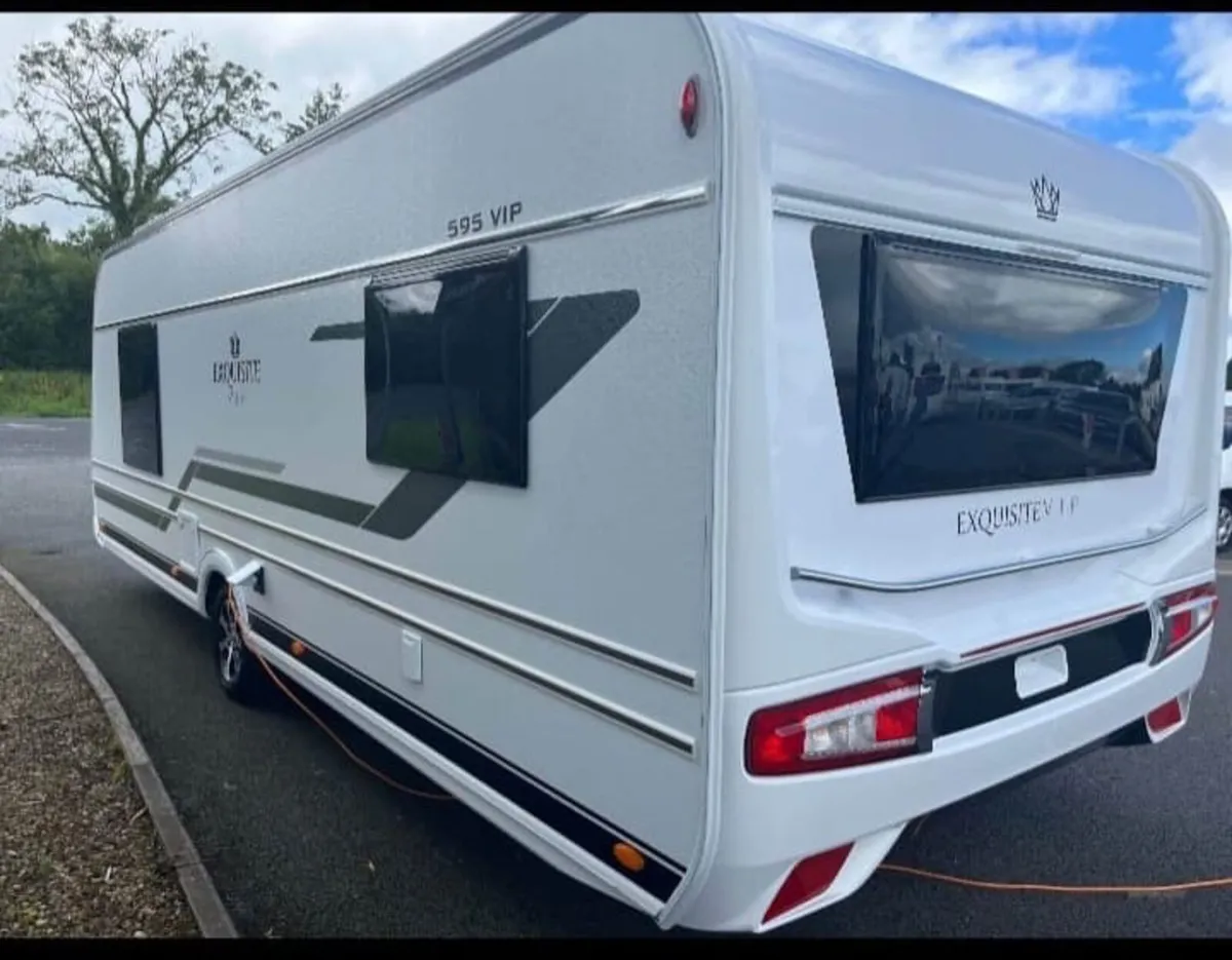 2023 LMC 595 VIP EXQUISITE 4/5 BERTH ISLAND BED - Image 3