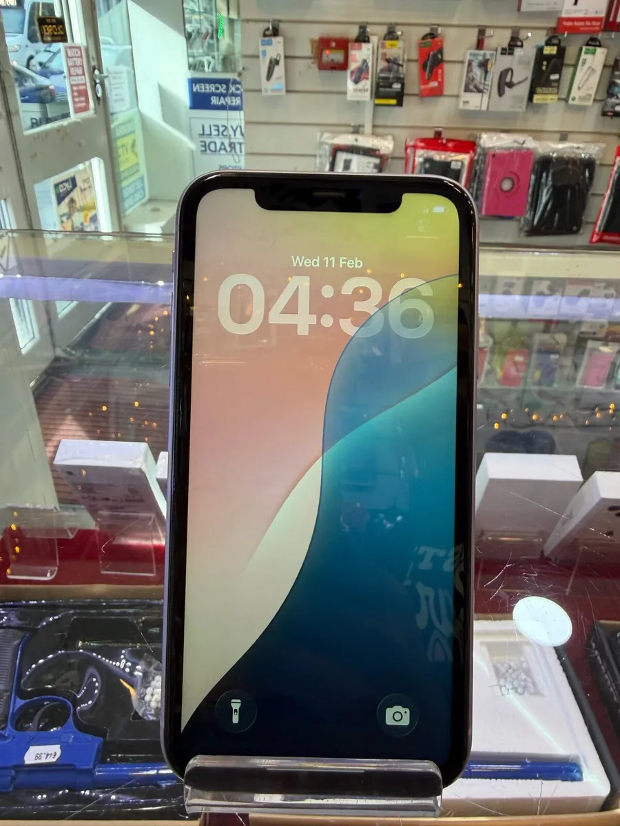 iPhone 11 unlocked - Image 3