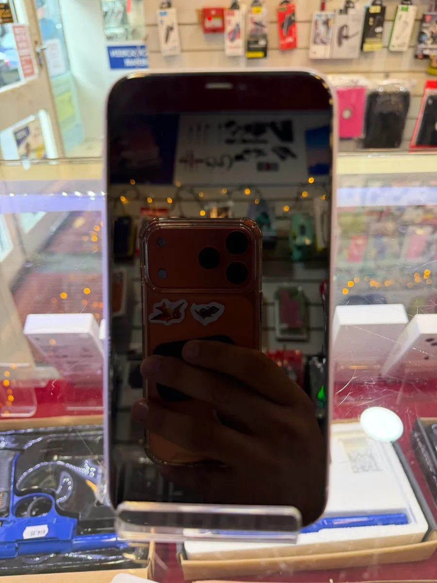 iPhone 11 unlocked - Image 4