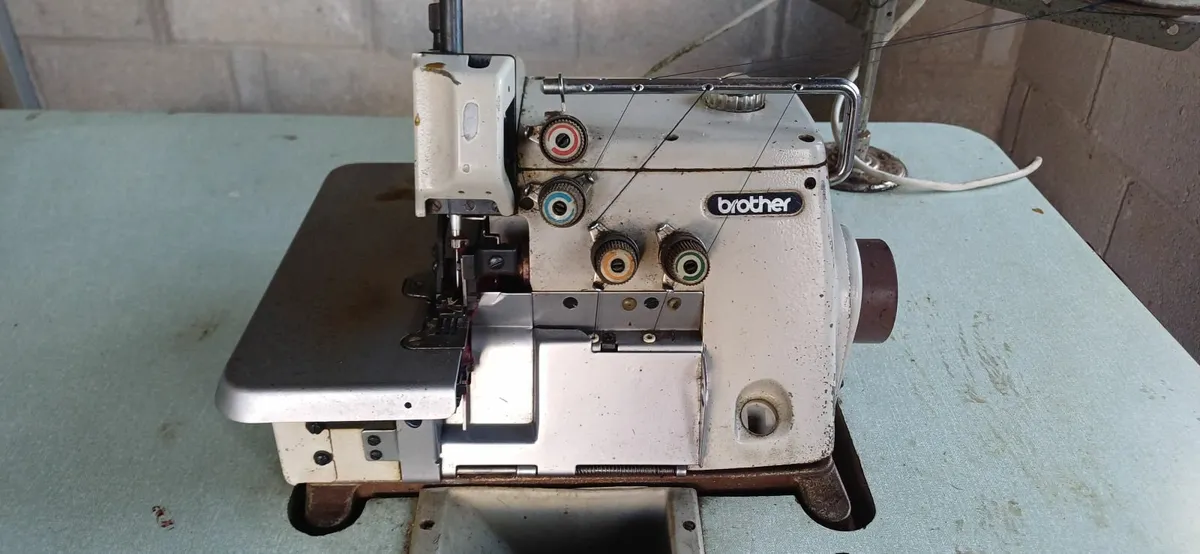 Brother EF4-B531 Industrial Overlocker (4 Thread S - Image 4